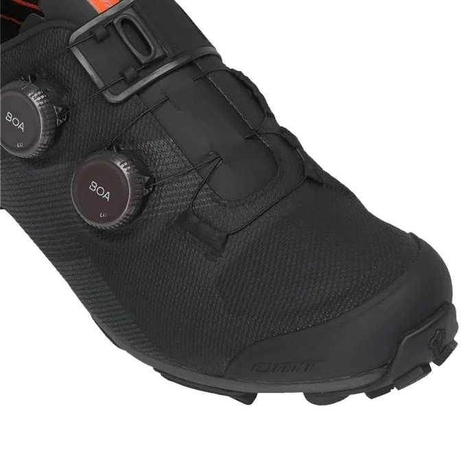 Cyklistické tretry pre MTB a gravel s karbónovou podrážkou DMT KM0 EVO