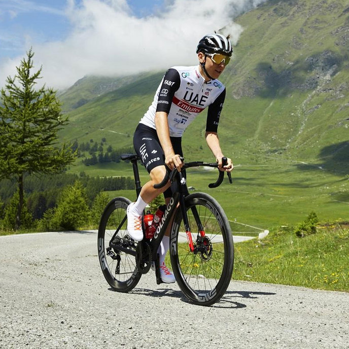 Cyklistické cestné tretry s karbónovou podrážkou a šnúrkami DMT KRSL Pogi