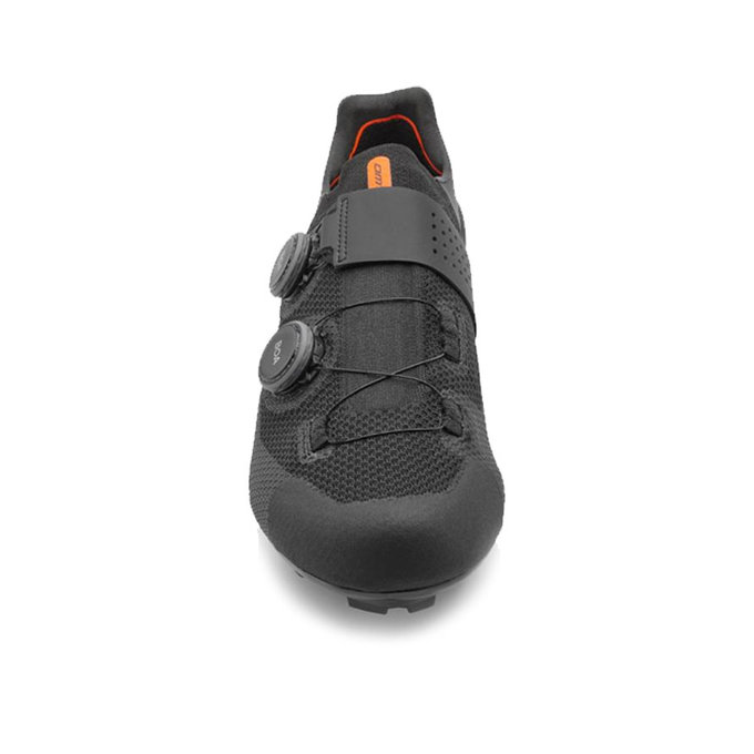 Horské cyklistické tretry s karbónovou podrážkou a BOA systémom DMT MH10