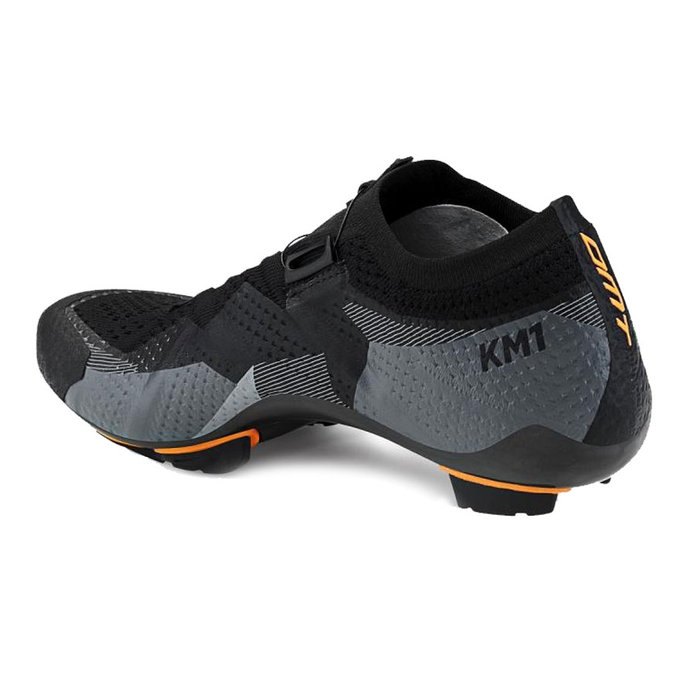 Horské cyklistické tretry s karbónovou podrážkou a BOA systémom DMT KM1