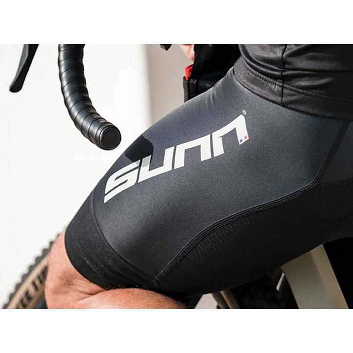 Cyklistické šortky s trakmi