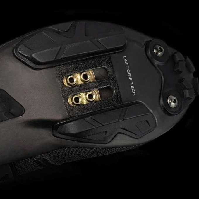 Cyklistické tretry pre MTB a gravel s karbónovou podrážkou DMT KM0 EVO