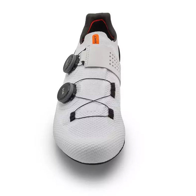 Cestné cyklistické tretry s karbónovou podrážkou a systémom BOA DMT SH10