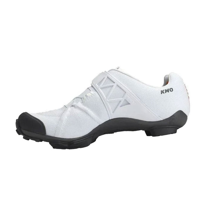 Cyklistické tretry pre MTB a gravel s karbónovou podrážkou DMT KM0 EVO