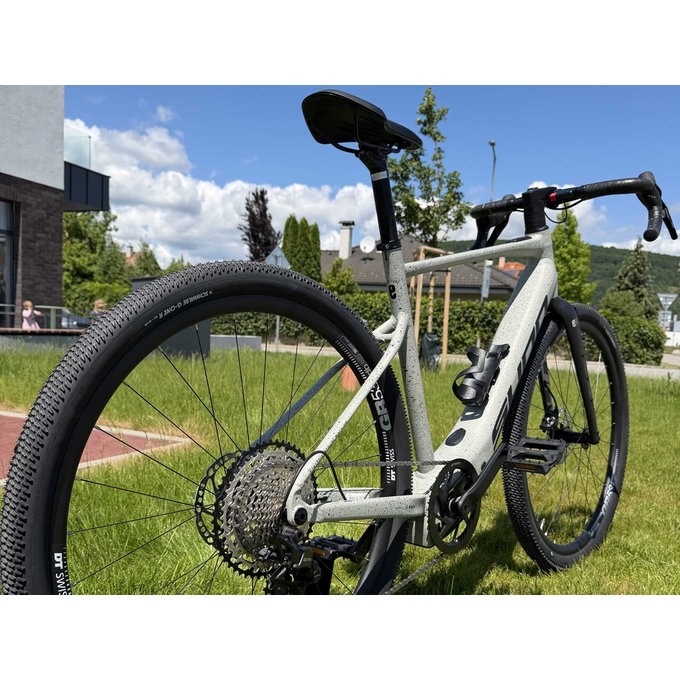 Gravelový elektrobicykel GRAVEL VENTURE E DROP