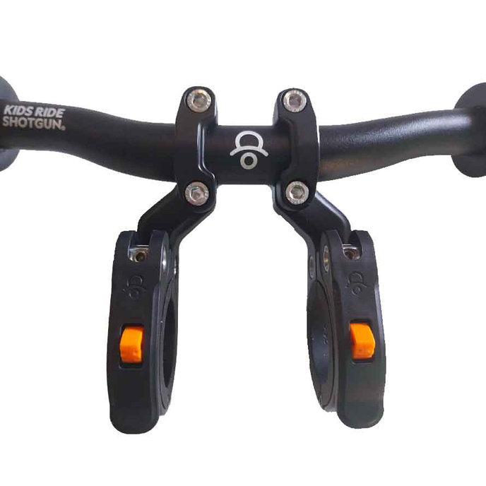 Pár predných upínacích svoriek riadidiel