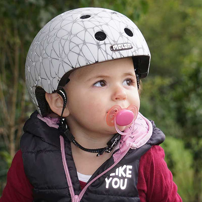 Reflexná prilba Toddler Magic Biela